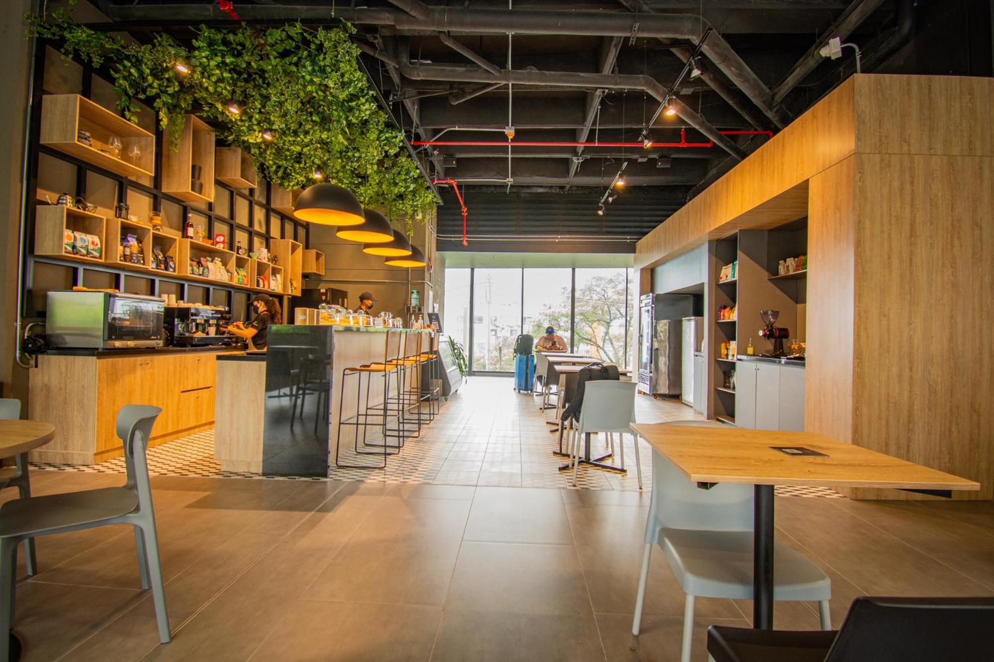 Unique In El Poblado Cowork/ Gym / Fast Wifi Medellin